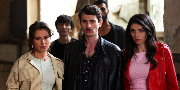 İnci Taneleri'nin 13'üncü bölümü reyting rekoru kırdı