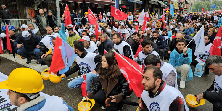İşçi kenti Zonguldak'ta 1 Mayıs yürüyüşü