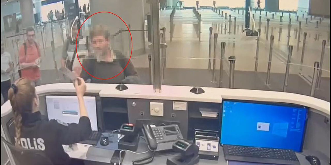 İstanbul Emniyet Müdürlüğüne bağlı polis ekipleri Türkiye'de yaşayan endemik hayvanların kaçak yollarla yurtdışına kaçırılmasına yönelik çalışma yürüttü.