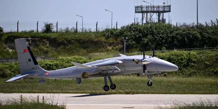 Bayraktar Akıncı, hedefi MAM-T ile tam isabetle vurdu