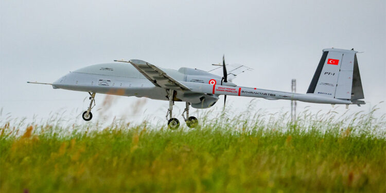 Bayraktar TB3 SİHA 33 bin feet ile rekor irtifaya çıktı