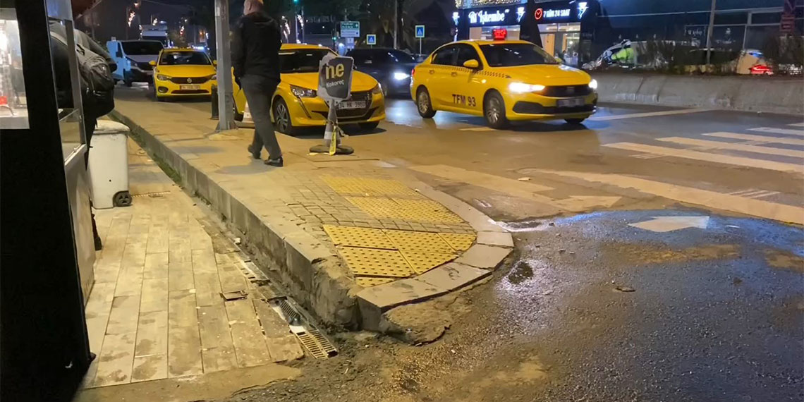 Bayrampaşa’da Hüseyin Çizmeci, önce eski ortağını sonra kendini vurdu. Olay sonrası ihbar üzerine gelen sağlık ekipleri ağır şekilde yaralanan iki kişiyi, ambulanslarla hastaneye kaldırırken polis ekipleri olayla ilgili çalışma başlattı.