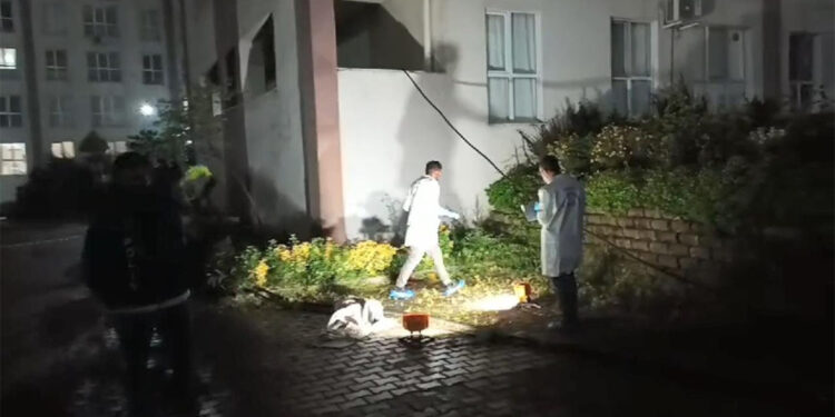 Esenyurt'ta uyuşturucu operasyonu; 5. kattan atladı