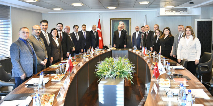 Dervişoğlu Başkanlık Divanı Üyeleri ile bir araya geldi