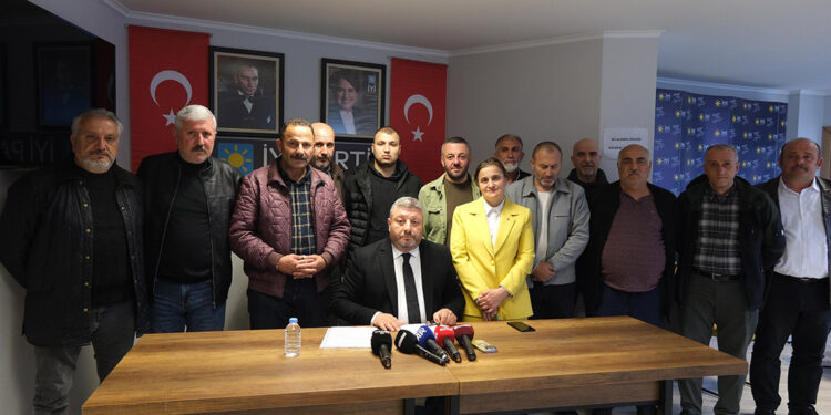 İYİ Parti Trabzon'da istifa dalgası; İlçe yönetimi düştü