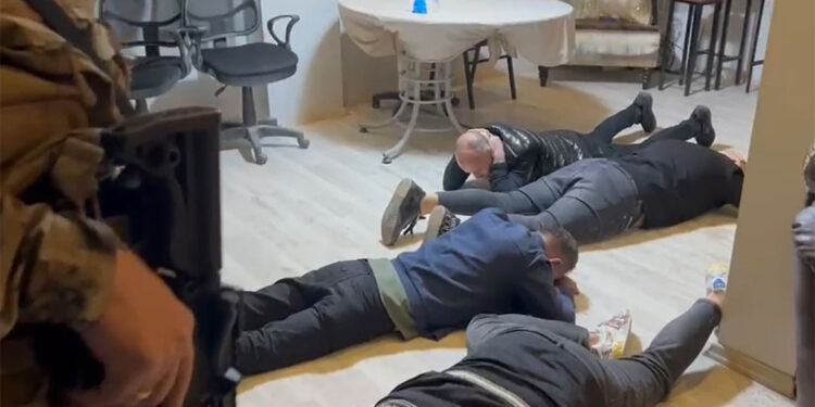 'Zirek Kardeşler' ile 'Alabaylar' suç örgütleri çökertildi