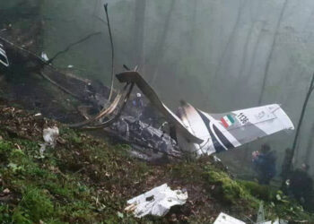 İran Kızılayı, helikopter kazasının görsellerini paylaştı