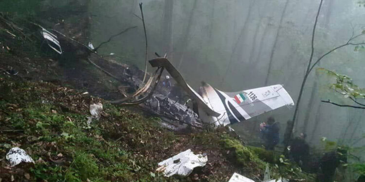 İran Kızılayı, helikopter kazasının görsellerini paylaştı