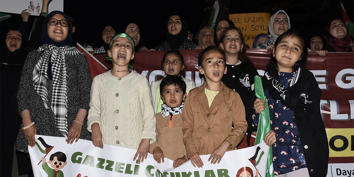 İsrail'in Refah'ta yaptığı saldırı protesto edildi