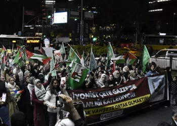 İsrail'in refah'ta yaptığı saldırı protesto edildi