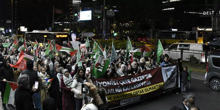 İsrail'in refah'ta yaptığı saldırı protesto edildi