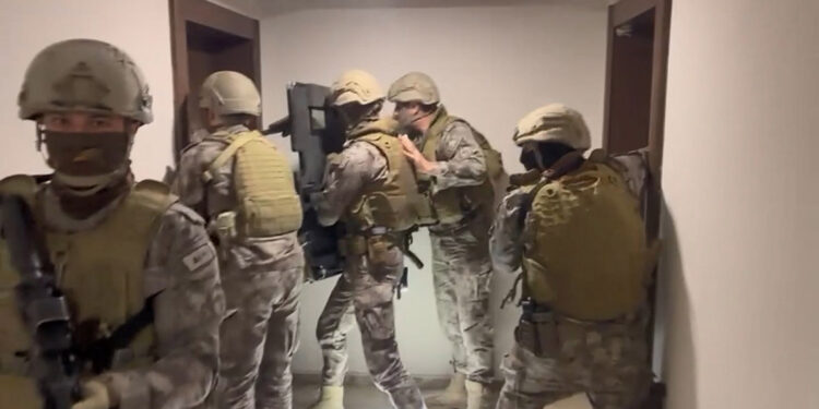 İstanbul'da sahte belge şebekesine operasyon