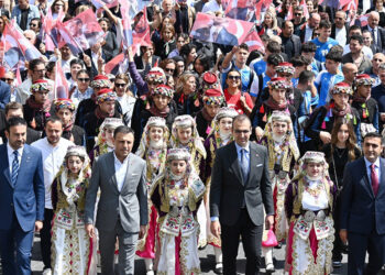 İstanbul'da üç belediyeden 'İlk Adım Yürüyüşü'