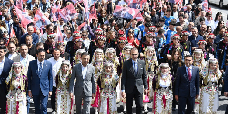 İstanbul'da üç belediyeden 'İlk Adım Yürüyüşü'