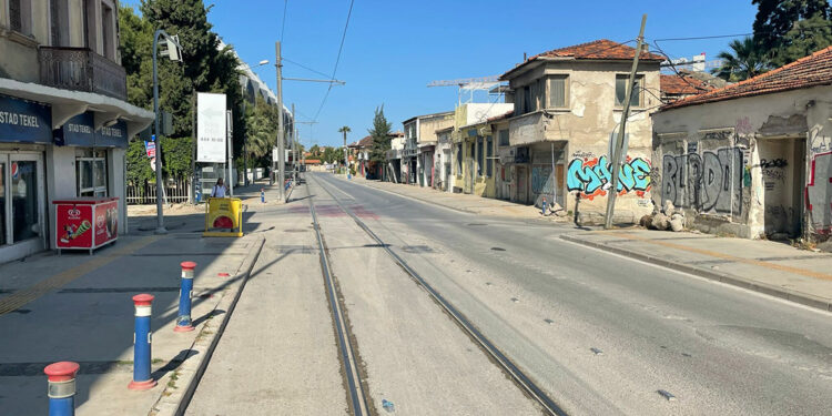 İzmir'de 3.2 büyüklüğünde deprem