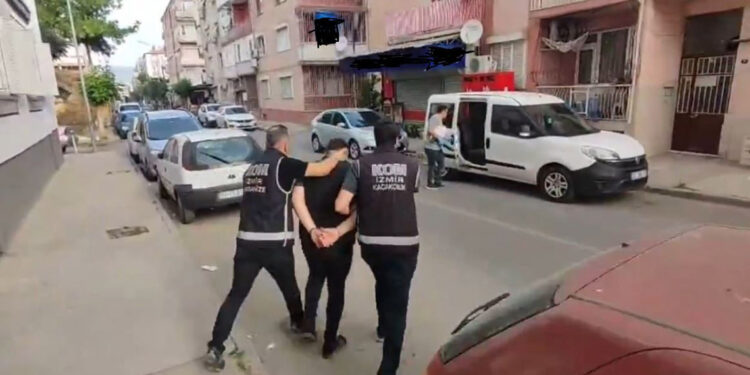 İzmir'de 'Mahzen-48' operasyonu: 9 gözaltı