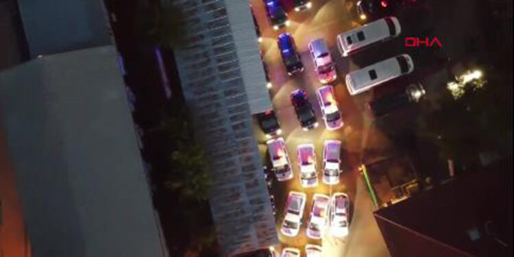 İzmir'de çeşit suçlardan aranan 77 firari hükümlü yakalandı