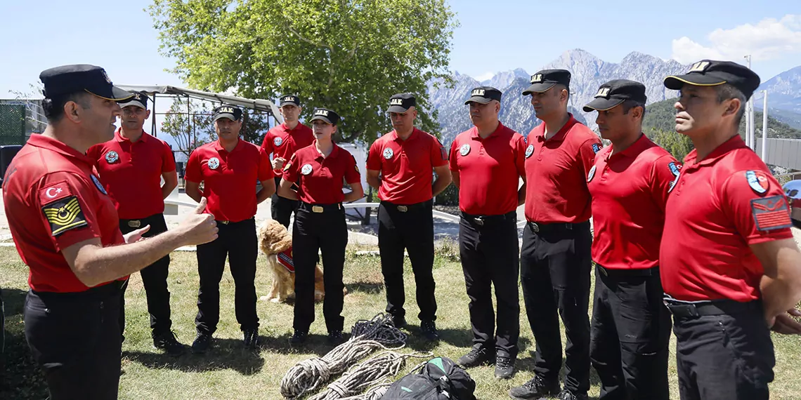 Jak timleri teleferik kazasında güven verdi