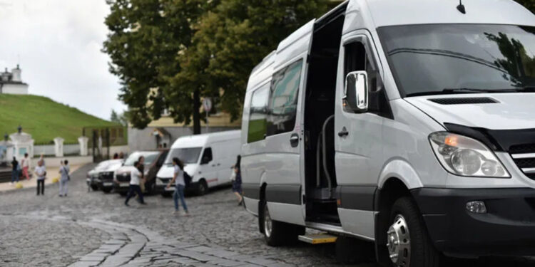 Kamuda personel servislerinin kaldırılması esnafı iflasa sürüklüyor