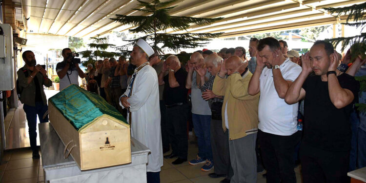 Kanada'daki kazada ölen bisikletli kurye, defnedildi