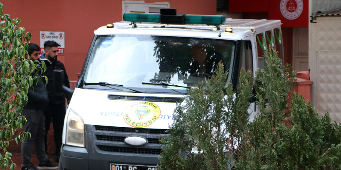 Kardeşinin doğum gününde annesini öldüren sanığa 19 yıl hapis cezası