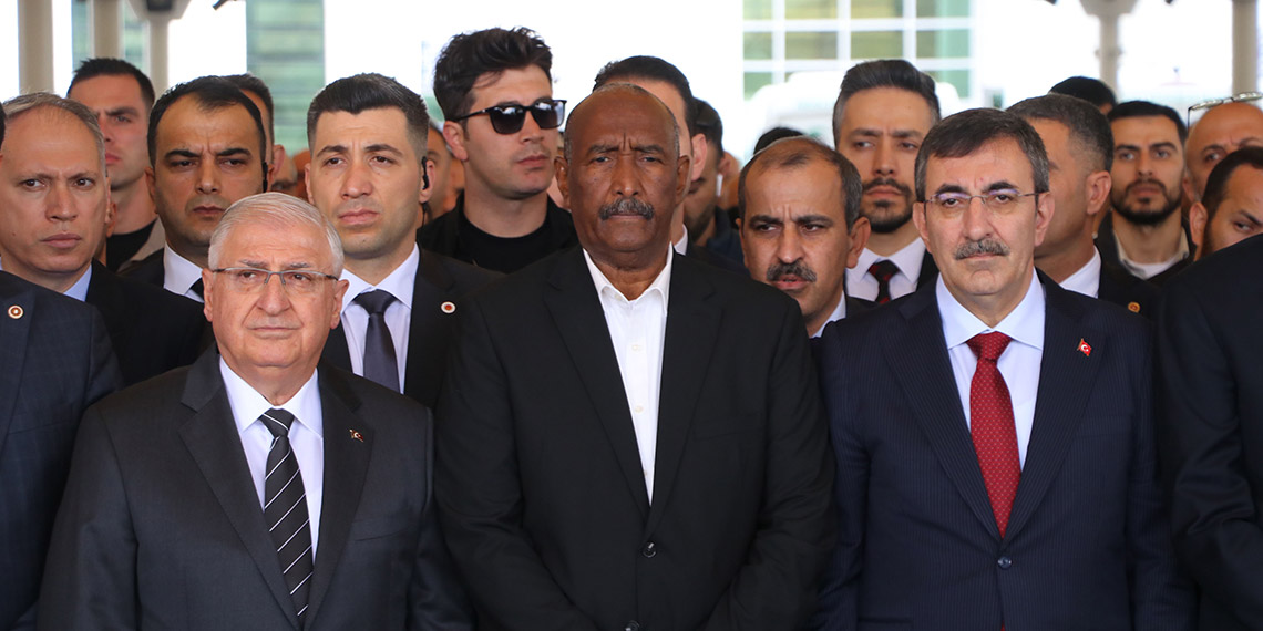 Kazada ölen Sudan Cumhurbaşkanının oğlu defnedildi