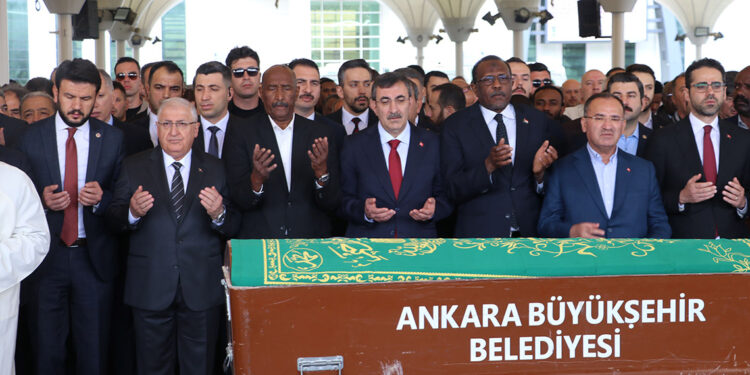 Kazada ölen Sudan Cumhurbaşkanının oğlu defnedildi