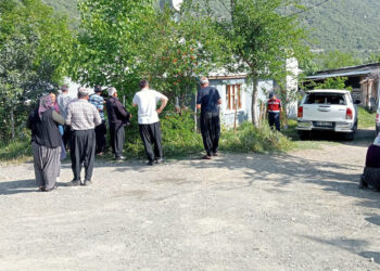 Kız kardeşi ile eniştesini öldürüp intihar etti