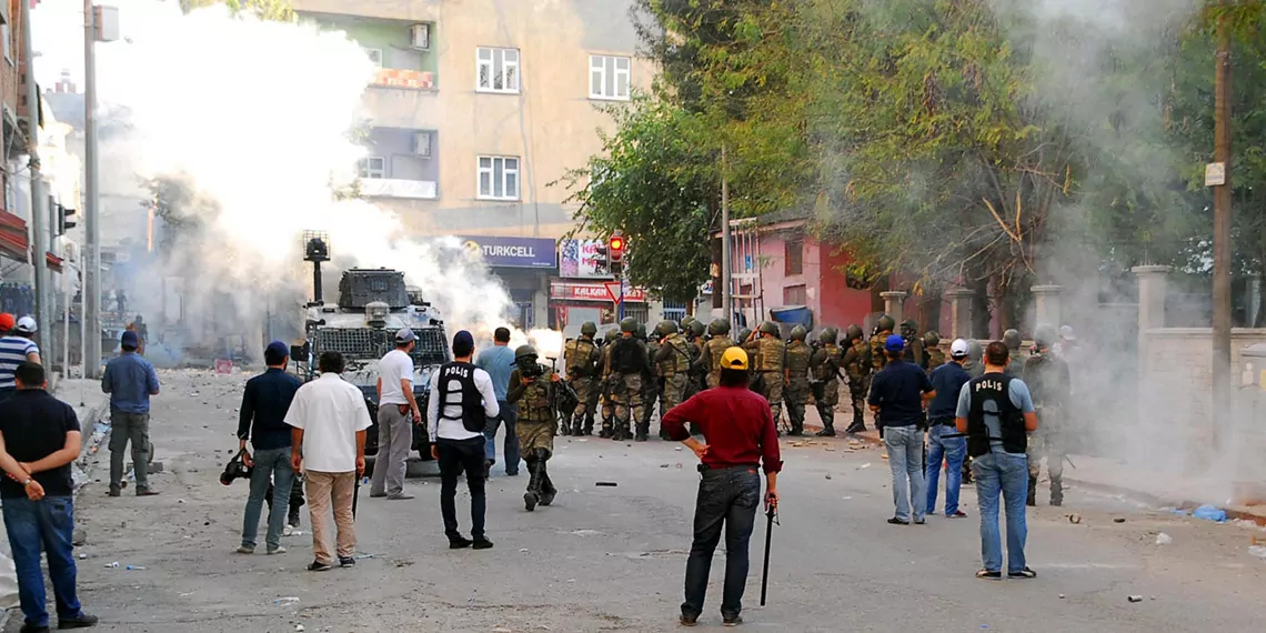 Selahattin demirtaş'ın da aralarında bulunduğu 108 sanıklı kobani davasında karar çıktı.