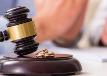 Kocanın cebinden habersiz para almak boşanma sebebi sayıldı