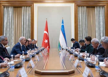 Kurtulmuş, Özbekistan Ali Meclisi Senato Başkanı ile görüştü