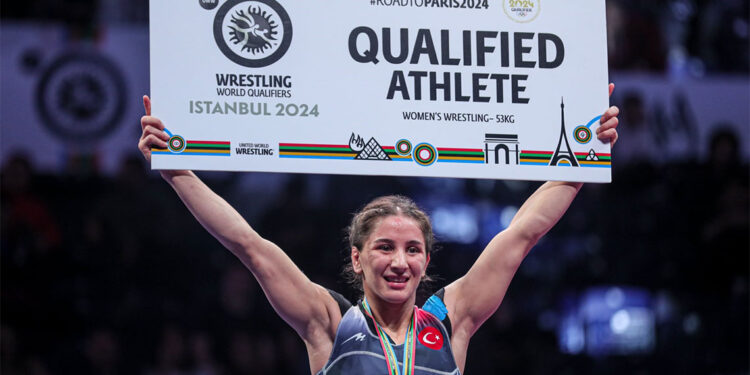 Milli güreşçi Zeynep Yetgil Olimpiyat Oyunları'na kota aldı