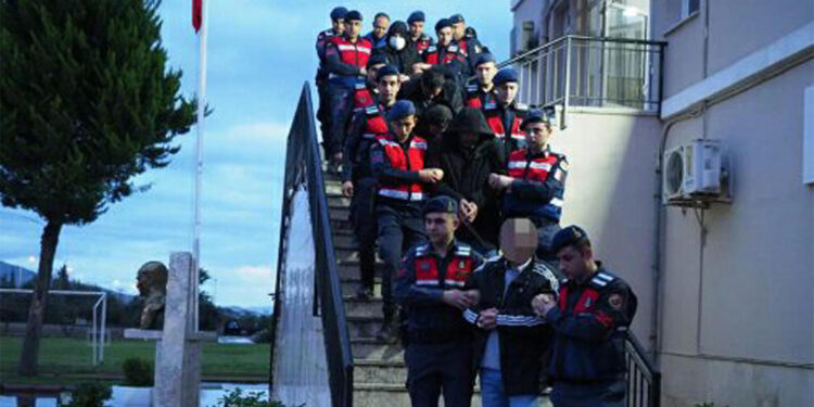 Nazilli'de usulsüz reçete operasyonunda 8 şüpheli serbest