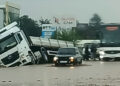Nevşehir-aksaray kara yolu sel nedeniyle trafiğe kapandı
