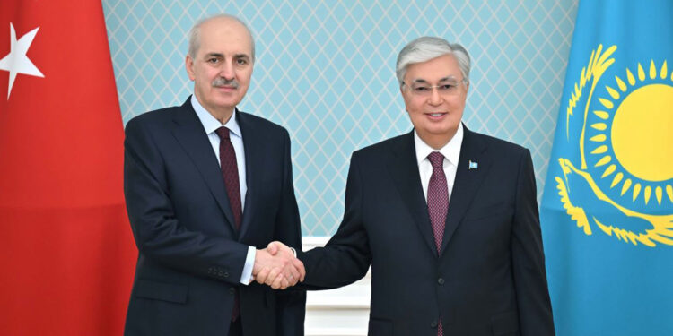 Numan Kurtulmuş Kazakistan Cumhurbaşkanı ile görüştü