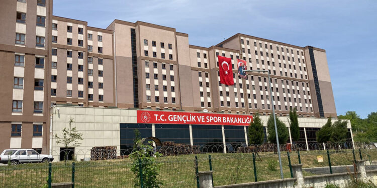 Öğrenci yurdunda kalan İrem yatağında ölü bulundu