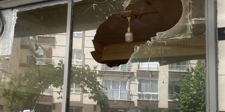 Okula pompalı ile 3'üncü kez ateş etti, serbest bırakıldı