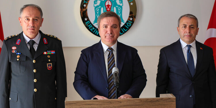 Önceliğimiz toprak altındaki 5 vatandaşımızı bulmak