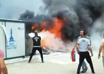 Osmaniye'de depremzedelerin kaldığı konteyner kentte yangın