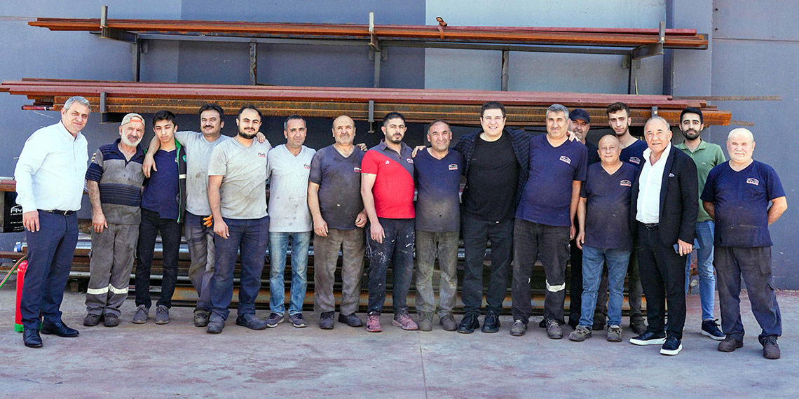 Oyuncu İbrahim Büyükak'a yangın söndürme eğitimi