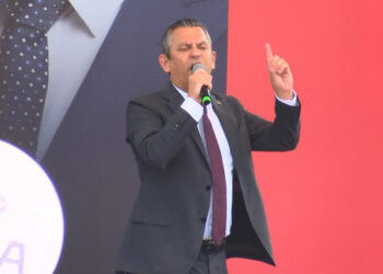 Özgür Özel 'Büyük Eğitim Mitingi'nde konuştu