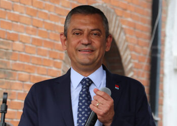 Özgür Özel’den Bakan Şimşek’e: Yoksulun peşini bırak