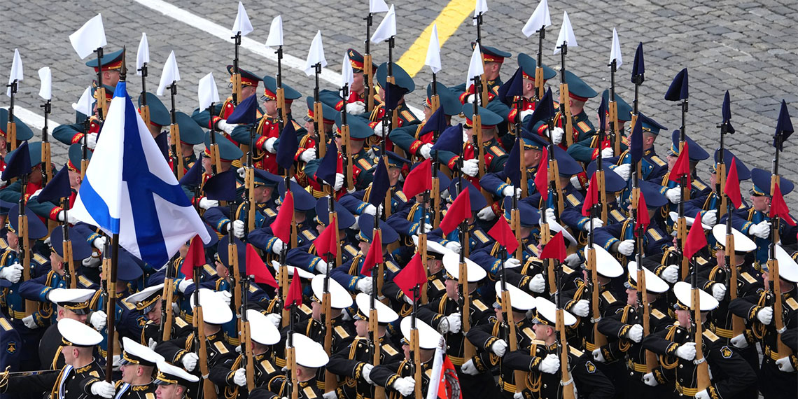 Rusya Devlet Başkanı Vladimir Putin, “Batı'da İkinci Dünya Savaşı'nın derslerini unutmak istiyorlar. Nazizme karşı gerçek savaşçıların anıtlarını yıkıyorlar, hainleri ve Nazilerin suç ortaklarını kaidelere yerleştiriyorlar” dedi.