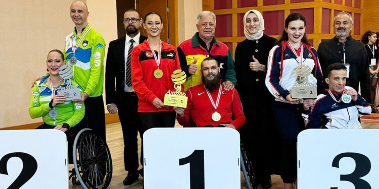 Paradans Dünya Kupası'nda Türk çifte altın madalya