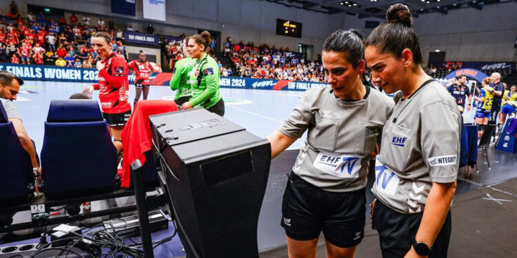 Pınar Ünlü Hatipoğlu ve Mehtap Şimşek, Avrupa finalini yönetti