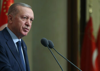 Profesörler 'Gazze'de katliam dursun' dedikleri için linç ediliyor