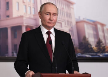 Rusya Devlet Başkanı Vladimir Putin, İran’ın dini lideri Ali Hamaney’e, helikopter kazasında hayatını kaybeden Cumhurbaşkanı İbrahim Reisi için başsağlığı mesajı yolladı. Rusya Devlet Başkanı Putin, mesajında şu ifadelere yer verdi: “İran İslam Cumhuriyeti dini lideri Ali Hamaney, İran İslam Cumhuriyeti'nin başına gelen yıkıcı trajedi, Cumhurbaşkanı İbrahim Reisi ve ülkenizin diğer bazı önde gelen devlet liderlerinin hayatlarına mal olan uçak kazası dolayısıyla en derin taziyelerimizi kabul buyurunuz. İbrahim Reisi, hayatını anavatanının hizmetine adamış seçkin bir siyasetçiydi. Yurttaşlarının haklı saygısına ve ülkesinin ötesinde yüksek itibara sahipti. Rusya'nın gerçek bir dostu olarak, ülkelerimiz arasındaki iyi komşuluk ilişkilerinin geliştirilmesine paha biçilmez katkılarda bulunmuş ve bu ilişkilerin stratejik ortaklık düzeyine çıkarılması için büyük çaba sarf etmiştir.”