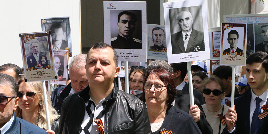 Sovyetler Birliği'nin Nazileri yenmesinin yıl dönümünü kutlandı