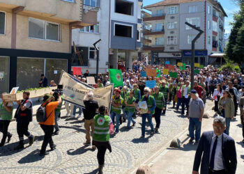 Rize'de çay alım fiyatına 'tabutlu' protesto