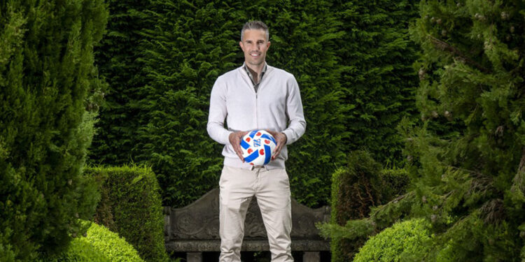 Robin van Persie, SC Heerenveen'in yeni teknik direktörü oldu